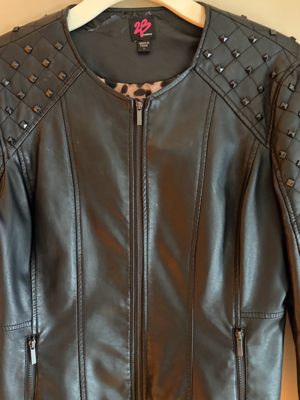 2B Bebe size L black faux leather jacket with studs - Picture 4 of 16
